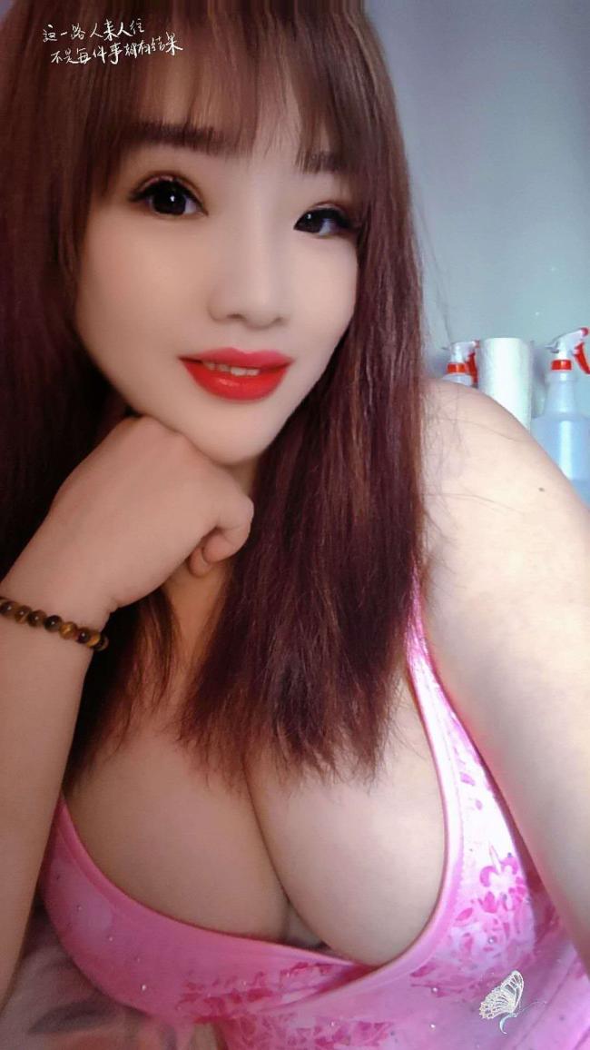 法拉盛大奶小妹